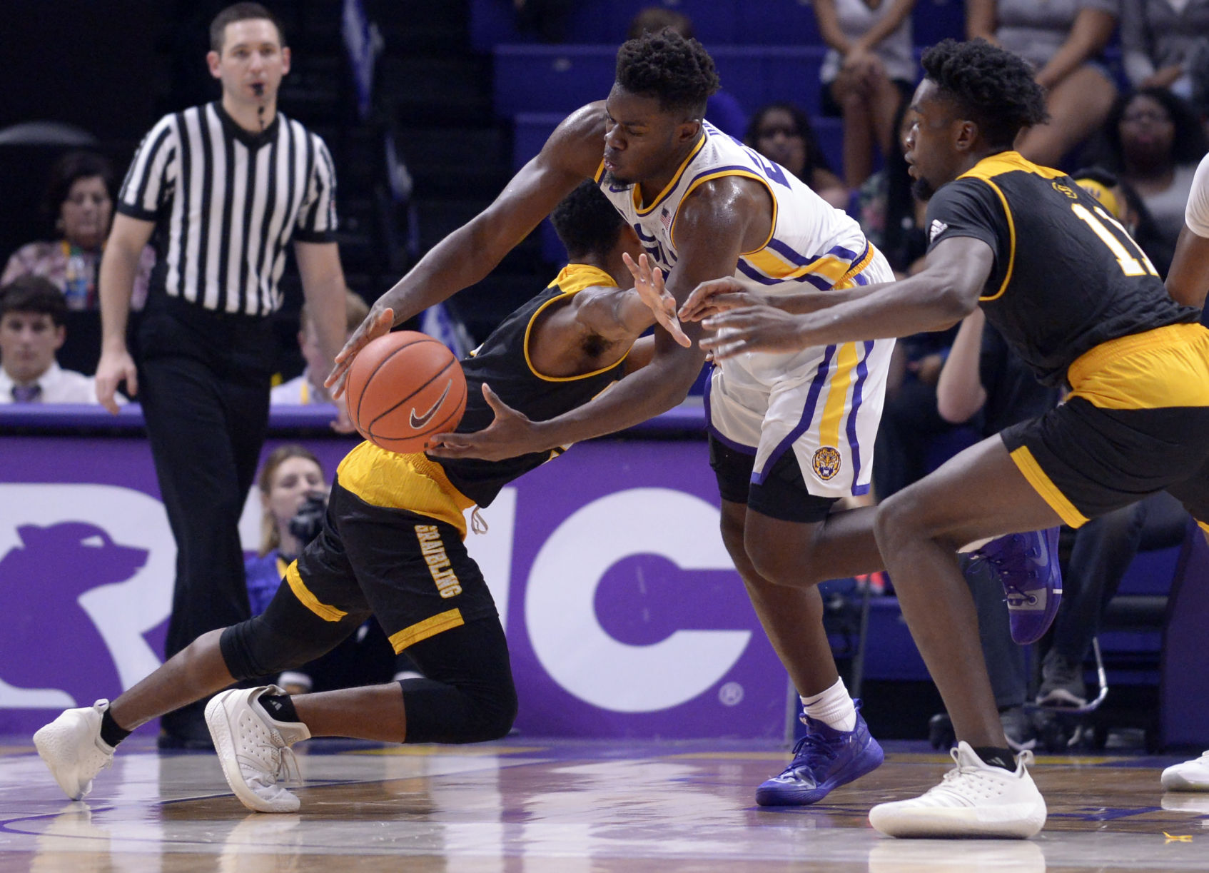 lsugramblingbasketball.120218_HS_975